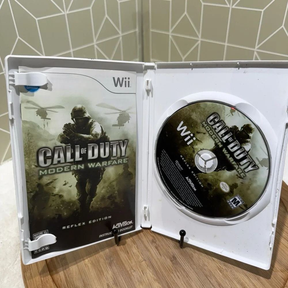 Call of Duty: Modern Warfare -- Reflex Edition (Nintendo Wii,‎ 2009)